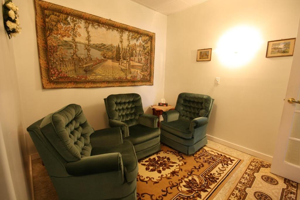 Villa Maria Country Inn Acheson Buitenkant foto