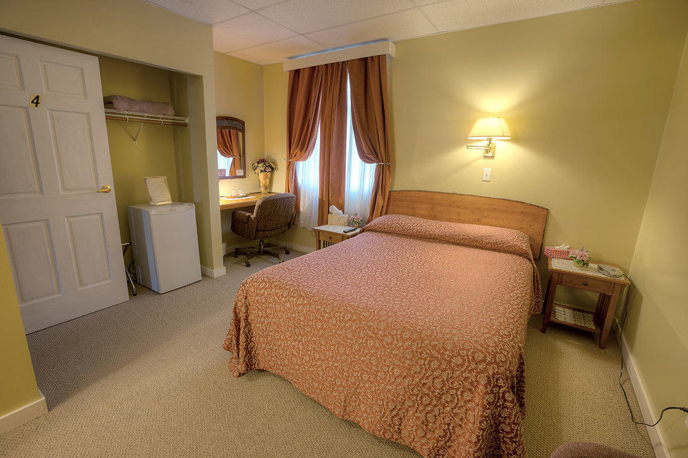 Villa Maria Country Inn Acheson Buitenkant foto