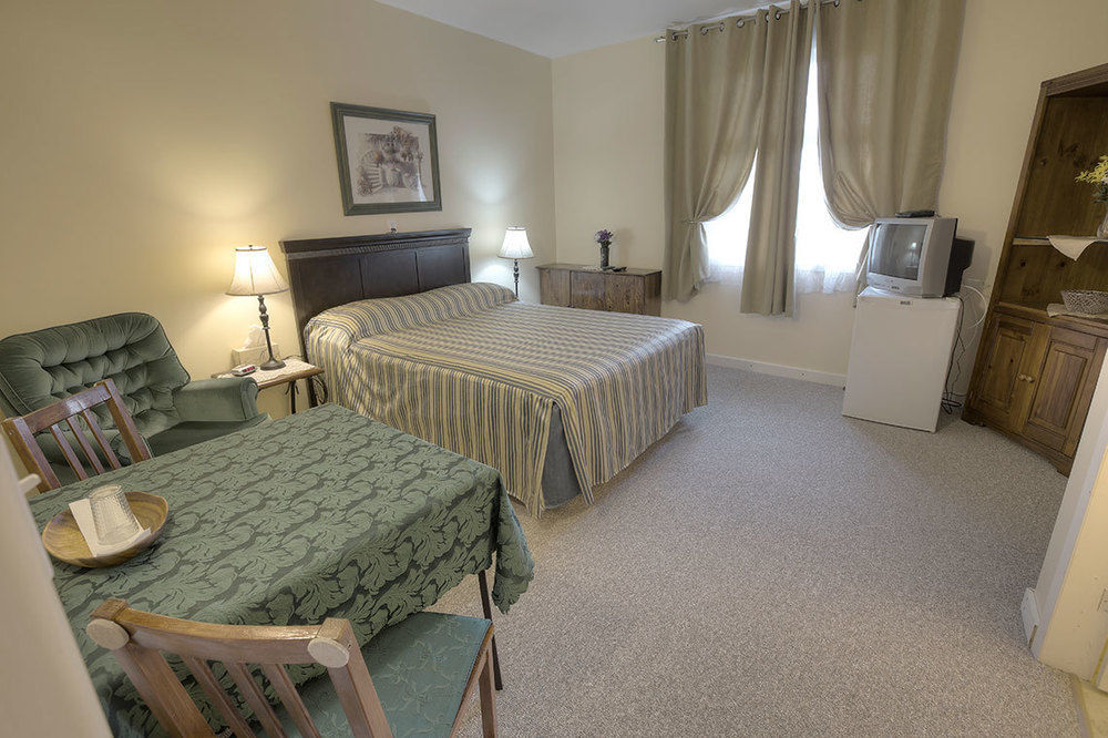 Villa Maria Country Inn Acheson Buitenkant foto