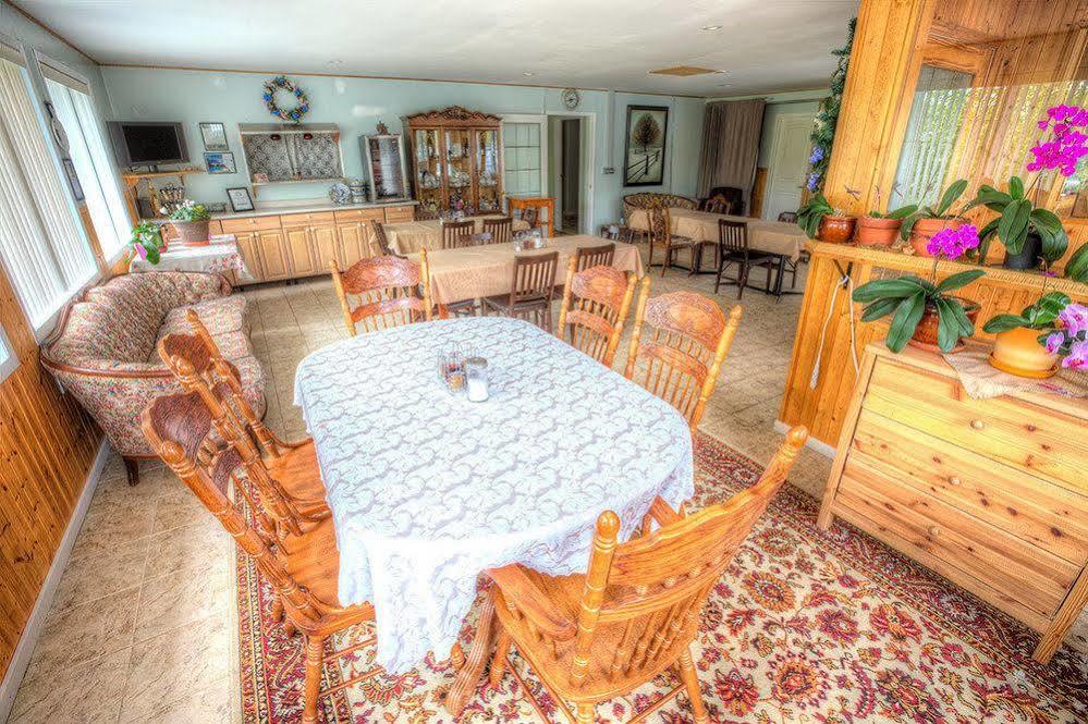 Villa Maria Country Inn Acheson Buitenkant foto
